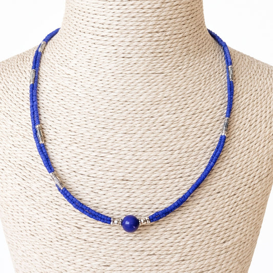 Collar nepalí de dos líneas con colgante de ónix azul y lapislázuli