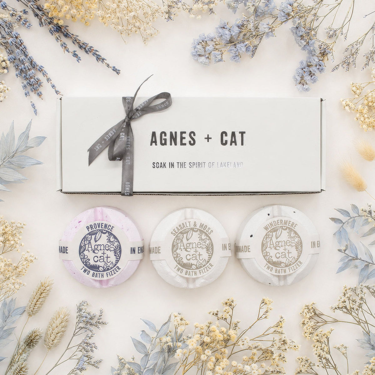 Set de 3 bombas de baño Fragancia Distintiva · Agnes + Cat