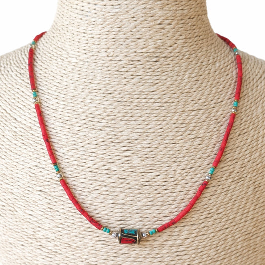 Collar nepalí de gemas extrafinas con cuenta tribal de coral, 43 cm