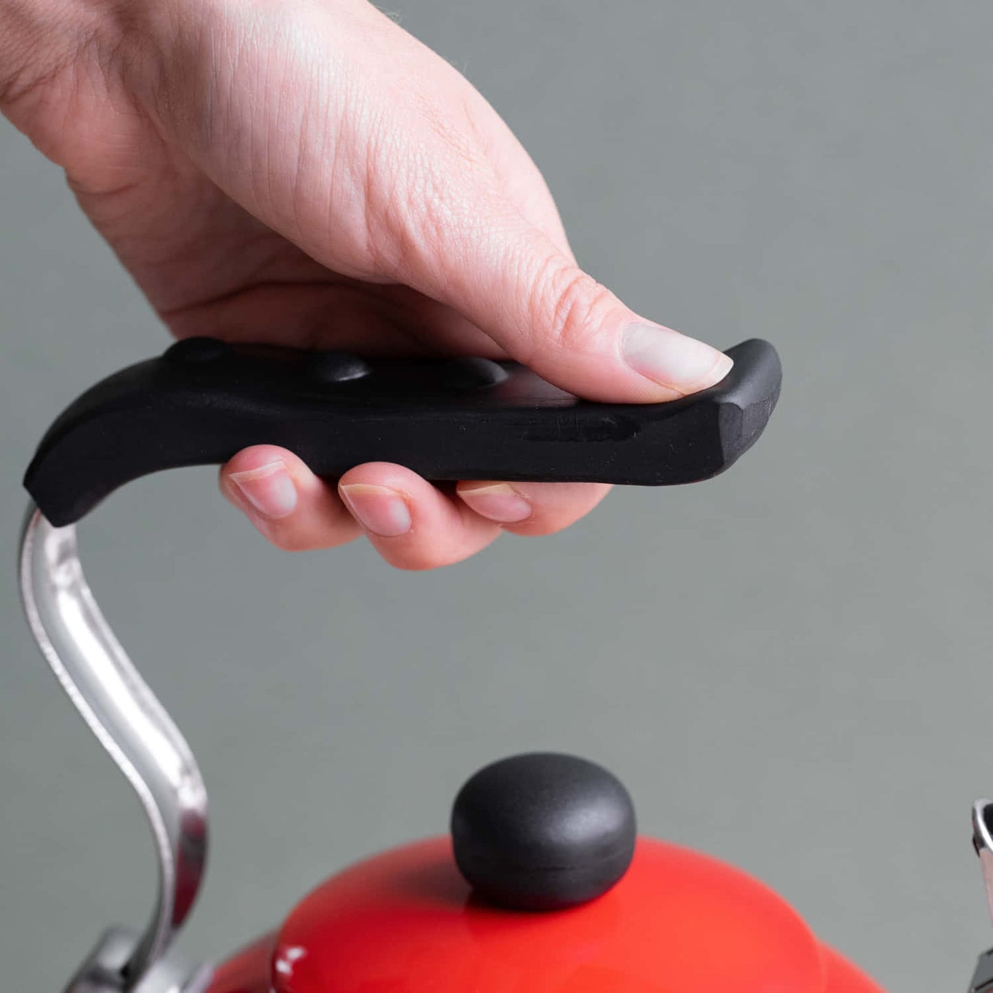 La Cafetière Kettle with Whistle - Red, 2 Liters