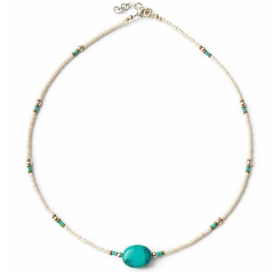 Collar artesanal con colgante de howlita y turquesa de Nepal, 42 cm