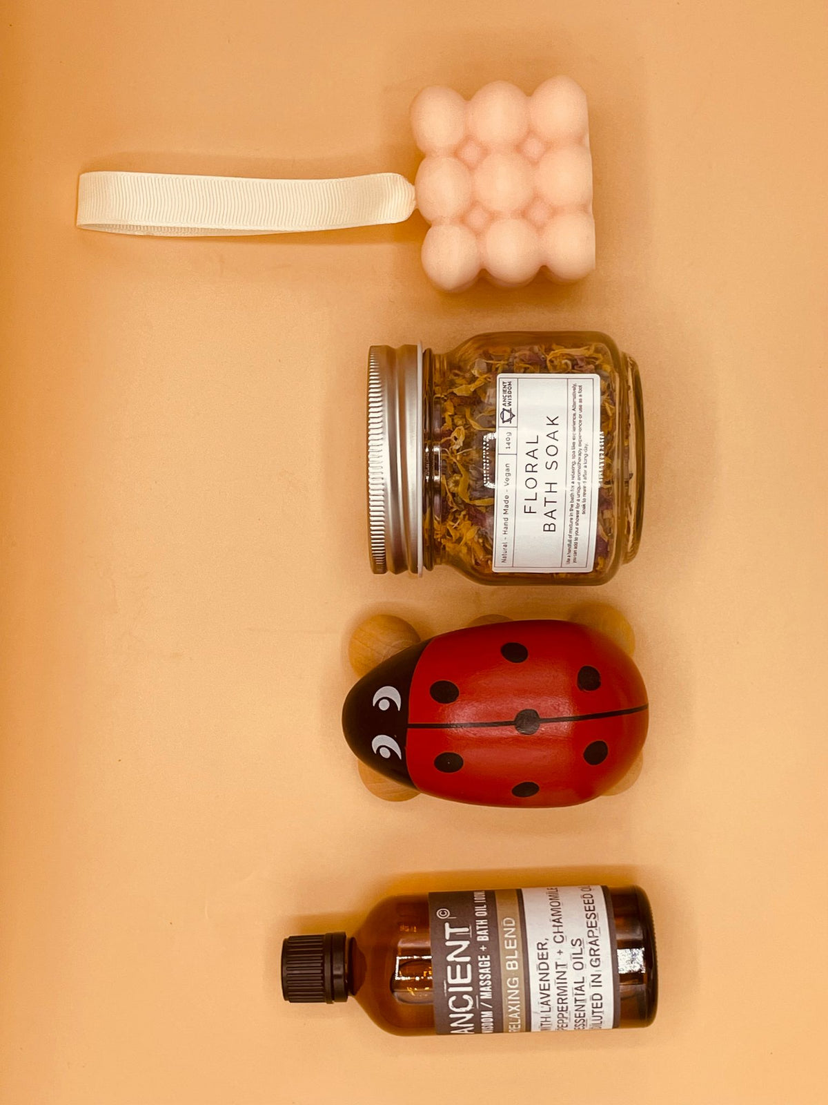 Pack de relajación para regalo con masajeador y productos de baño