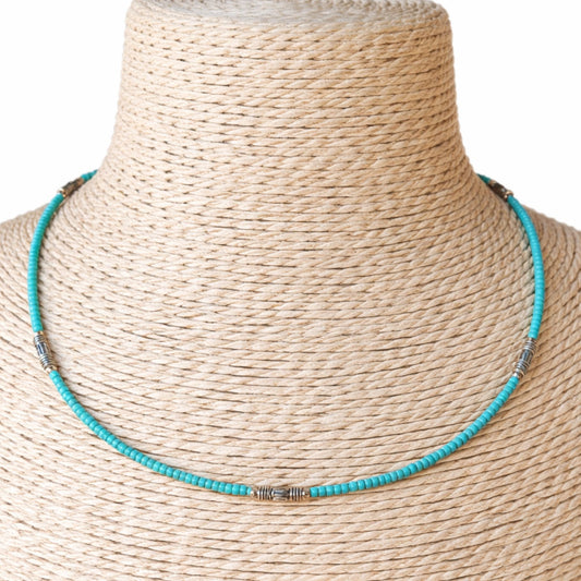 Collar nepalí de turquesa extrafina con detalle de lágrima
