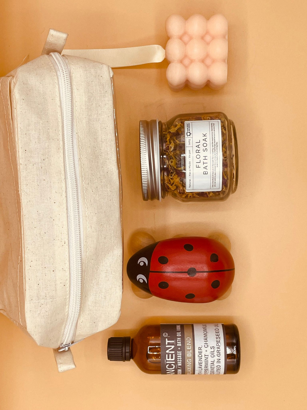 Pack de relajación para regalo con masajeador y productos de baño